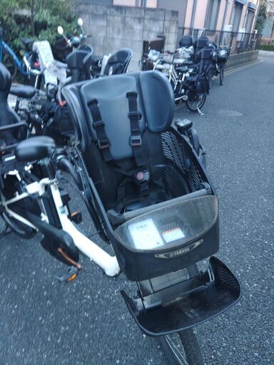 328?２０インチ、チャイルドシート、子供乗せ、３人乗り、２人乗り、電動自転車  ?土日もお子様と土足のままご試乗可能です。ブリヂスト