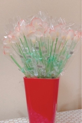 お花　造花　あと花が色々入っている箱も付けます。