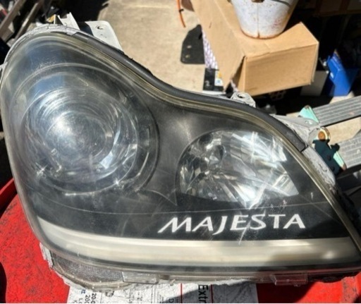 18マジェスタ　シーケンシャル　ヘッドライト