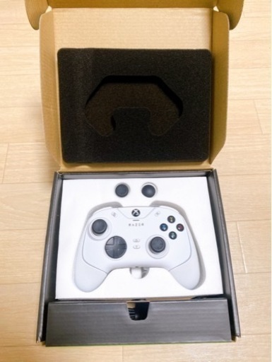 【ほぼ新品】ゲーミングコントローラー(RAZER)