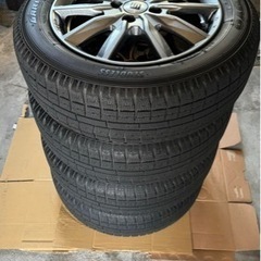 TOYOスタッドレスタイヤ　専用ナット付き！　トヨタアクア　アルミホイール4本セット4穴　15インチ　PCD100　175/65R15×5 1/2J