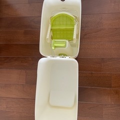 20%OFFにしました。おむつ入れ。ベビー用品。Apricaアップリカ製。強力消臭紙おむつ処理ポット。ゴミ箱臭いポイNIOI-POIペール。うんちの臭いにも強力消臭ポット。ゴミ袋のカートリッジは付いていません。ご購入下さい。カートリッジ1個で約1ヶ月待ちます。サイズ218×364×490の画像