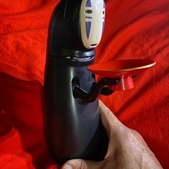 本物のカオナシむしゃむしゃ貯金箱　カオナシ　貯金箱　箱付き 可愛い キャラクター 電池の画像