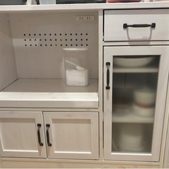 【受け渡し者決定】キッチン収納あげます　キッチンボード、食器棚、レンジ台の画像