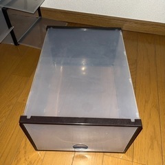 ダイソーの靴入れ