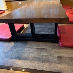 テーブル