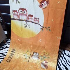 目玉商品。値下げ。1800円→1500円。フクロウ暖簾ゴールド。...