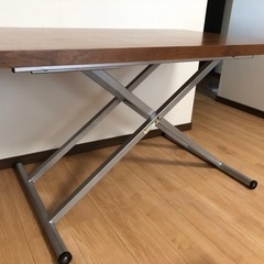 ニトリ　昇降ダイニングテーブルの画像