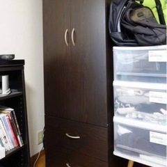 ドレッサーを売ります。