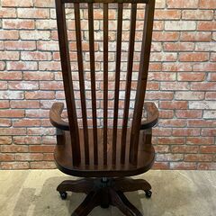 木製の椅子（高山家具）の画像