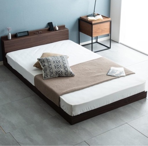 【取引中】クイーンベッドマットレス&ベッドフレーム