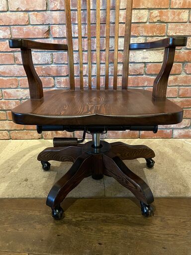 木製の椅子（高山家具）