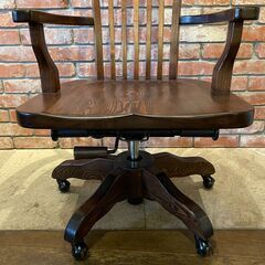 木製の椅子（高山家具）の画像