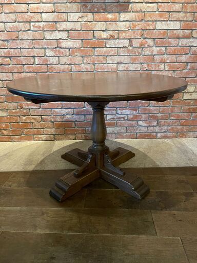 木製のテーブル（高山家具）