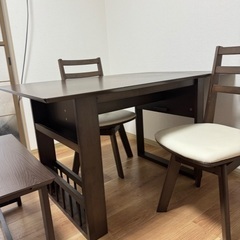 ダイニングテーブル