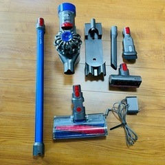 【バッテリー新品交換済】Dyson V7 fluffy SV11の画像