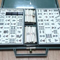 ★無料★ 麻雀牌4（任天堂 背黒）