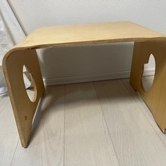 赤ちゃんテーブル