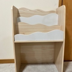絵本棚の画像
