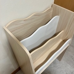 絵本棚の画像