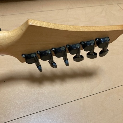 エレキギター ？
