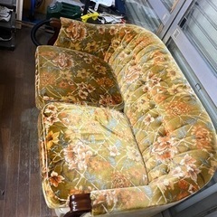 【決定済】2人がけソファを格安でお譲りします