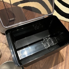 犬のゲージ　ドッグフード入れなどの画像