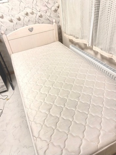 シングルベッドマットレス付き