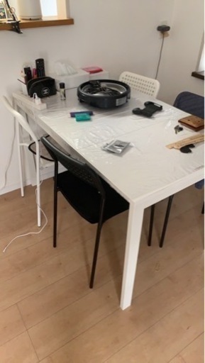 伸縮ダイニングテーブルと椅子セット