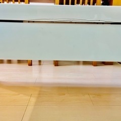 エナメルホワイトテーブル　引き出し付きの画像