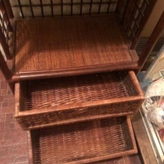 籐家具　棚　差し上げます。の画像