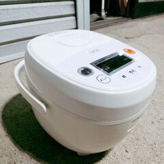 🍎NEOVE 炊飯器 3合 マイコン RRS-AM30WT の画像
