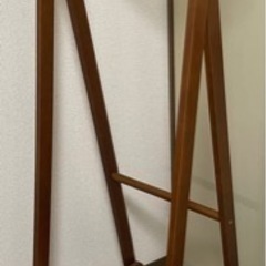 【急募】木製のハンガーラック