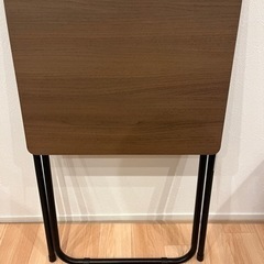 ニトリ　サイドテーブルの画像