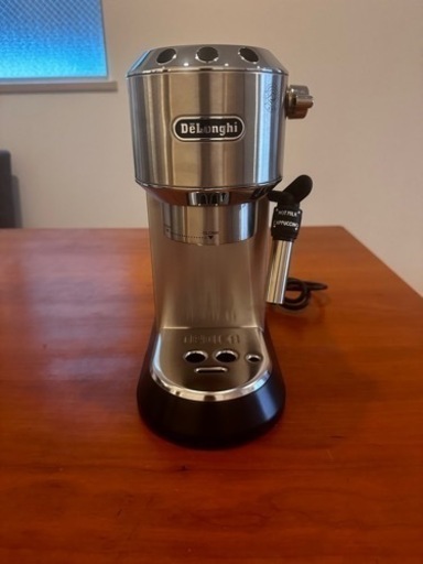 コーヒーメーカー DeLonghi Dedica EC685M SILVER