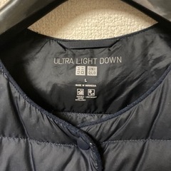 UNIQLO ウルトラライトダウンベスト　ネイビー　値下げ中の画像