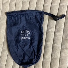 UNIQLO ウルトラライトダウンベスト　ネイビー　値下げ中の画像