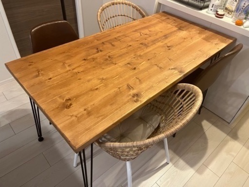 【大幅値下げ】【無垢材・ラタンチェア】ダイニングテーブル（140cm）とチェアセット　元値73000円