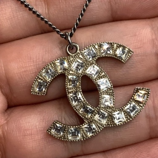 売り切れました。CHANEL シャネル　ココマーク　ラインストーン　ネックレス　箱　B15S