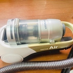シャープ人気のコードレス掃除機！の画像