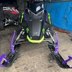 スノーモービル