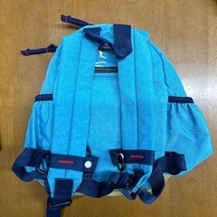青のリュックの画像