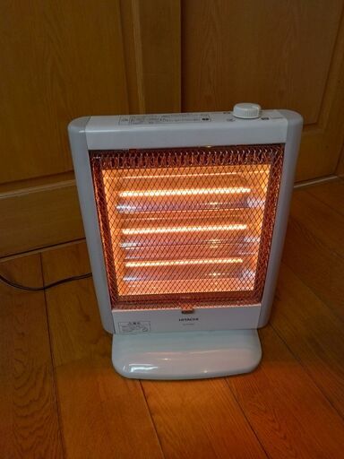 正常作動品　電気ストーブ　日立ハロゲンヒーター　HLH-304H　2016年製　電気暖房　コンパクト　スイッチONと同時に素早くあったかスタート
