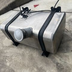 【中古】3～4ｔトラック用 アルミ製燃料タンク100L