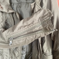 深緑　ジャンパーの画像