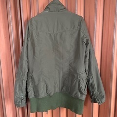 深緑　ジャンパーの画像