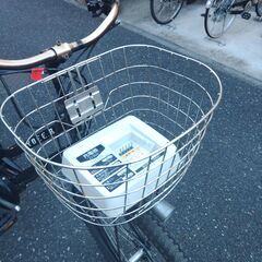 338🟢バカ良心的な中古電動自転車屋です。🌈ブリヂストン、ヤマハ共同生産モデル。  🌕️２６インチ、２０インチ、チャイルドシート、３人乗り、２人乗り、１人乗り、各種  🔴安心保障の３カ月・無料交換保証、無料１００日間・点検サービス付き🟢  🔵土日もお子様と土足のまま、いろいろなタイプのご試乗が可能です。  🔴バッテリーは、新品の９０％以上の性能を保持していて、コンディション良好です。  🟢１回の充電で３０ｋｍ以上の走行が可能です。山手線を半周するくらい走行可能です。  🌕️オプション無料の画像