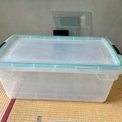 クリヤーケース　衣類収納ケース　押入れ