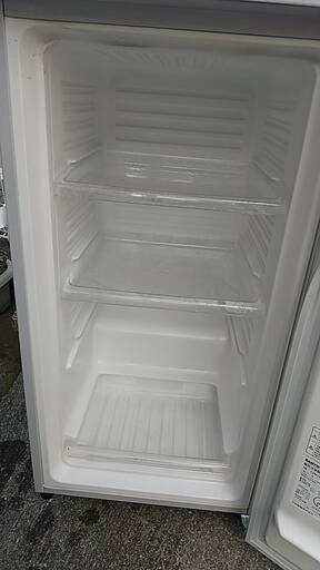 冷凍庫　まだ使え・冷えます。　引き取り決定しました。