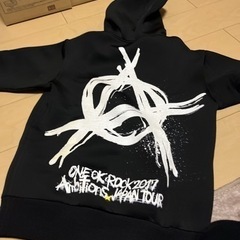 最終値下げ　one ok rock パーカー　美品の画像